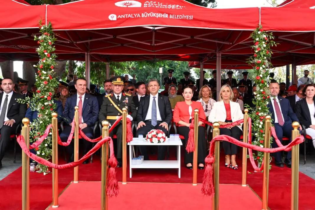 Antalya Cumhuriyet Caddesi’nde 30 Ağustos Töreni 4